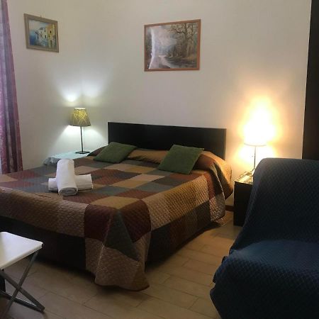 לינה וארוחת בוקר רומא Casa Dell'Amicizia מראה חיצוני תמונה