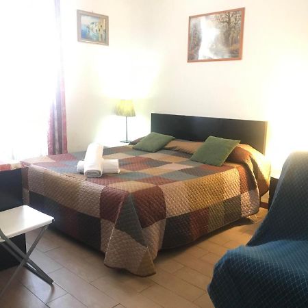 לינה וארוחת בוקר רומא Casa Dell'Amicizia מראה חיצוני תמונה