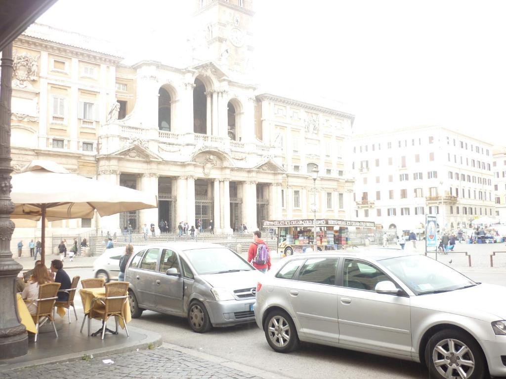 לינה וארוחת בוקר רומא Casa Dell'Amicizia מראה חיצוני תמונה