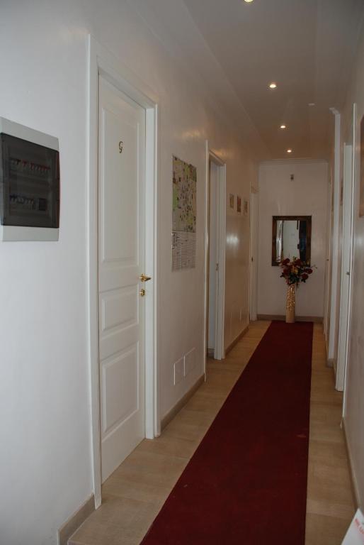 לינה וארוחת בוקר רומא Casa Dell'Amicizia מראה חיצוני תמונה