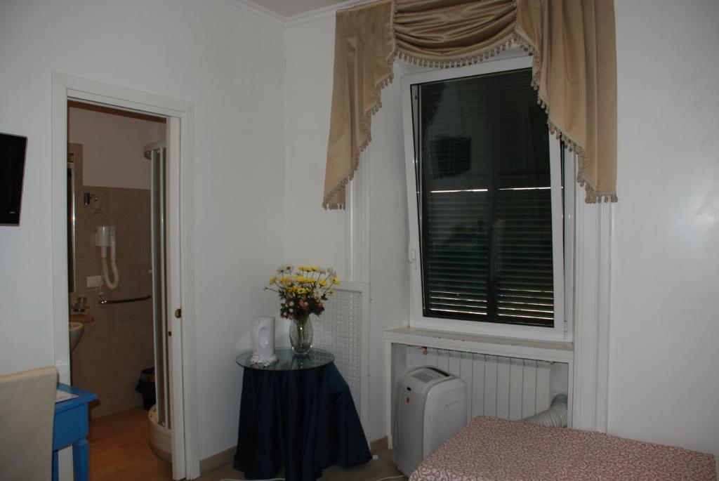 לינה וארוחת בוקר רומא Casa Dell'Amicizia מראה חיצוני תמונה